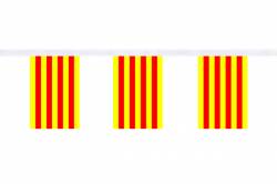 Guirlande 9 mtres de 30 Drapeaux 15 x 22.5 cm Catalogne
